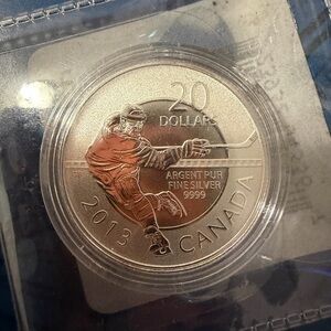 J.Elizabeth Silver Coin with Regal Design